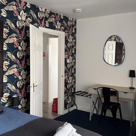 Апартаменты Crown Street Getaway Эр Экстерьер фото